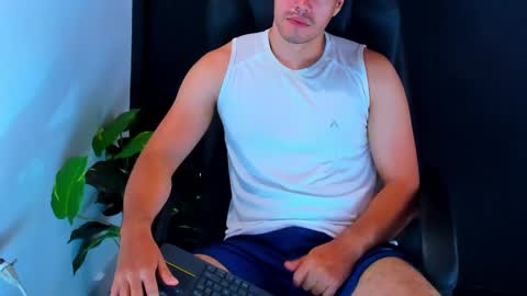 Snapshot of camara110 chatting on 12-10-24, 04:02 camara110 online show from 12-10-24, 04:02
