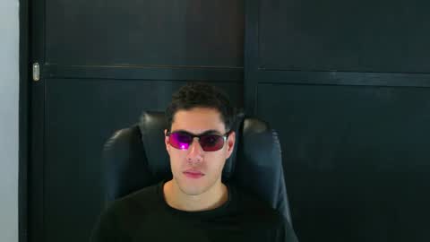 Snapshot of camara110 chatting on 02-07-25, 10:41 camara110 online show from 02-07-25, 10:41