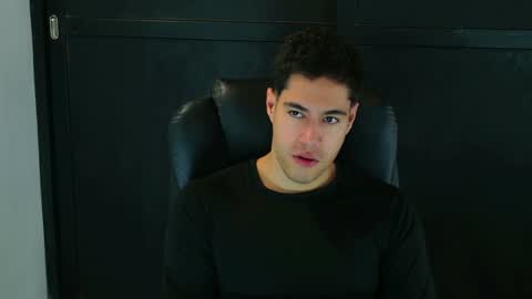 Snapshot of camara110 chatting on 02-08-25, 03:41 camara110 online show from 02-08-25, 03:41