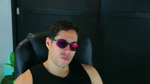 Snapshot of camara110 chatting on 02-19-25, 09:03 camara110 online show from 02-19-25, 09:03