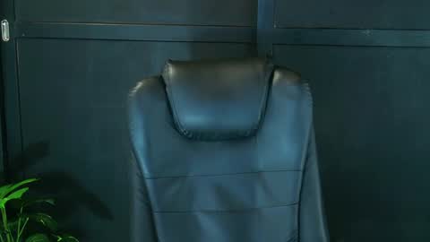 Snapshot of camara110 chatting on 02-26-25, 09:27 camara110 online show from 02-26-25, 09:27