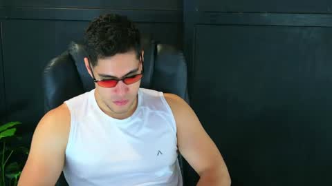 Snapshot of camara110 chatting on 03-03-25, 02:47 camara110 online show from 03-03-25, 02:47