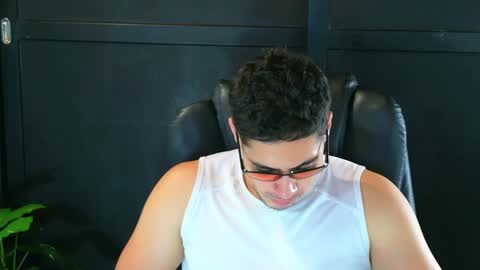 Snapshot of camara110 chatting on 03-06-25, 09:31 camara110 online show from 03-06-25, 09:31