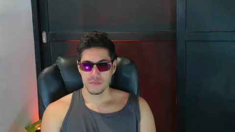 Snapshot of camara110 chatting on 09-18-25, 04:53 camara110 online show from 09-18-25, 04:53