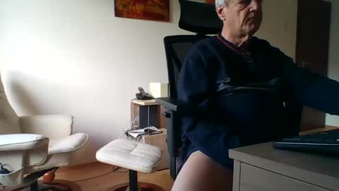camcologne online show from 12-18-24, 11:13