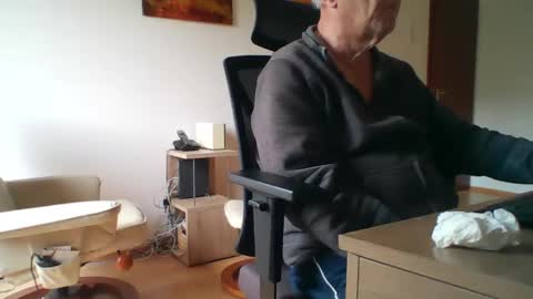 camcologne online show from 01-13-26, 10:31