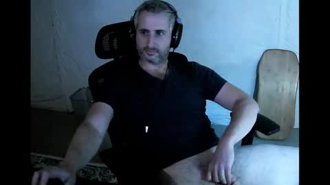 Snapshot of camcrusader chatting on 10-04-25, 08:51 herp derp online show from 10-04-25, 08:51