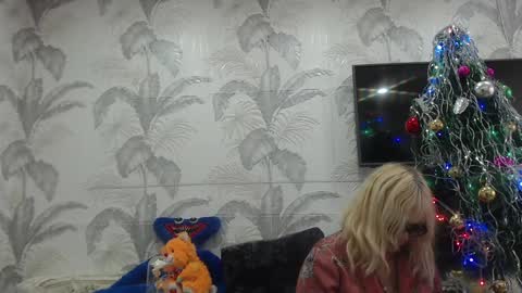 Snapshot of camdiva1 chatting on 01-24-25, 10:32 CamDiva1 online show from 01-24-25, 10:32