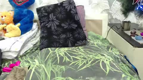 Snapshot of camdiva1 chatting on 02-14-25, 06:40 CamDiva1 online show from 02-14-25, 06:40