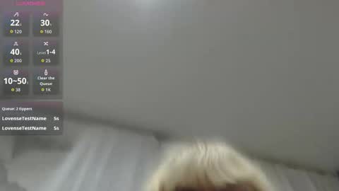 Snapshot of camdiva1 chatting on 10-31-25, 01:50 CamDiva1 online show from 10-31-25, 01:50