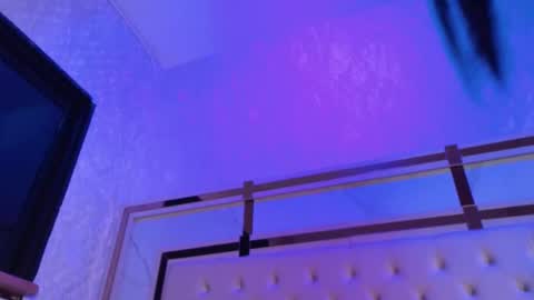 Snapshot of cameron_hearts chatting on 03-09-26, 12:31 cameron_hearts online show from 03-09-26, 12:31