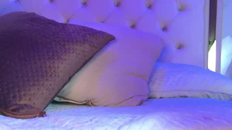 Snapshot of cameron_hearts chatting on 03-26-26, 12:11 cameron_hearts online show from 03-26-26, 12:11