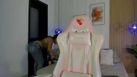 Cameron  online show from 01-06-26, 07:39