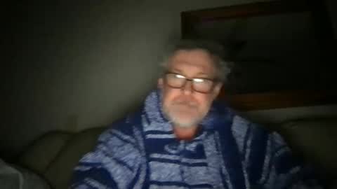 Snapshot of camhardwood chatting on 02-23-25, 10:06 Cam Hardwood online show from 02-23-25, 10:06