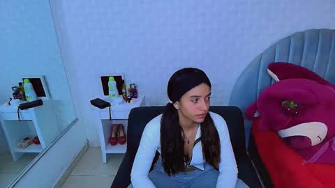 Snapshot of cami_bunnygirlx chatting on 04-23-26, 04:09 CAMI online show from 04-23-26, 04:09