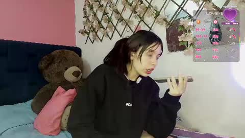 Snapshot of cami_casti777 chatting on 06-16-26, 02:14 trini-1000 online show from 06-16-26, 02:14