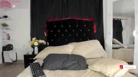 Camila cruz online show from 10-21-25, 09:59