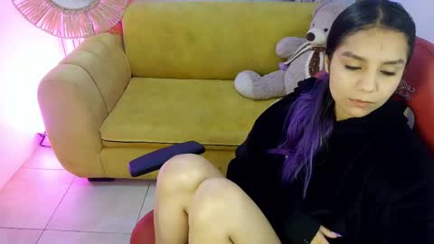 Snapshot of cami_monroe_m chatting on 06-08-26, 12:27 cami online show from 06-08-26, 12:27