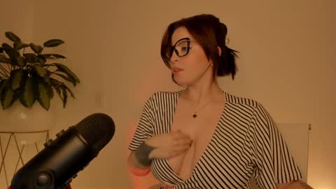 camila   online show from 12-22-24, 07:31