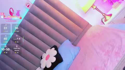 Snapshot of camiigarcia_ chatting on 10-24-25, 10:06 CamiiGarcia  online show from 10-24-25, 10:06