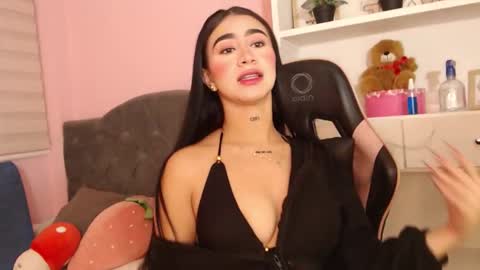 Snapshot of camiilaatorres chatting on 02-16-26, 06:04 camila online show from 02-16-26, 06:04