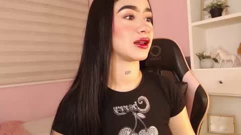 Snapshot of camiilaatorres chatting on 02-19-26, 05:53 camila online show from 02-19-26, 05:53