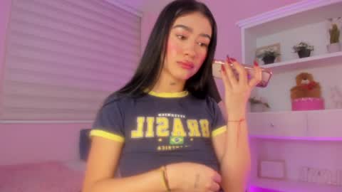 Snapshot of camiilaatorres chatting on 03-25-26, 05:08 camila online show from 03-25-26, 05:08