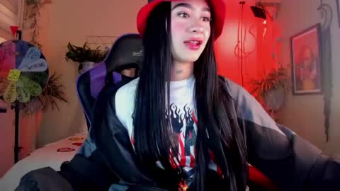 Snapshot of camiilaatorres chatting on 04-13-26, 08:25 camila online show from 04-13-26, 08:25