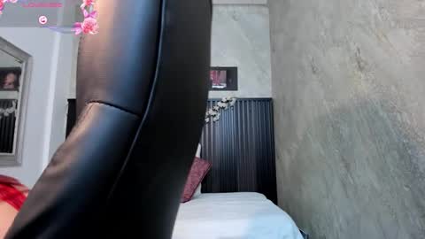 Snapshot of camila__bouzas chatting on 10-15-25, 09:59 camila__bouzas online show from 10-15-25, 09:59