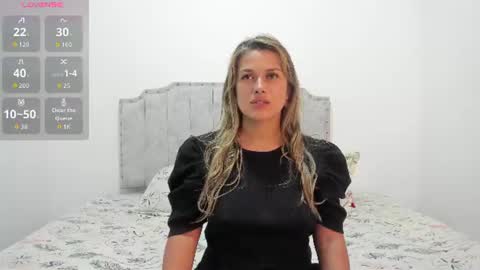 Snapshot of camila_borbon_ chatting on 07-25-26, 12:31 online show from 07-25-26, 12:31