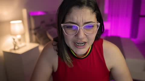 Snapshot of camila_buitrago chatting on 12-16-24, 01:42 Camila buitrago online show from 12-16-24, 01:42