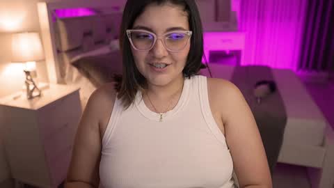 Snapshot of camila_buitrago chatting on 12-20-24, 04:31 Camila buitrago online show from 12-20-24, 04:31