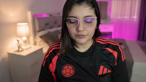 Snapshot of camila_buitrago chatting on 12-21-24, 08:54 Camila buitrago online show from 12-21-24, 08:54