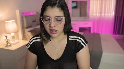Snapshot of camila_buitrago chatting on 12-25-24, 05:58 Camila buitrago online show from 12-25-24, 05:58