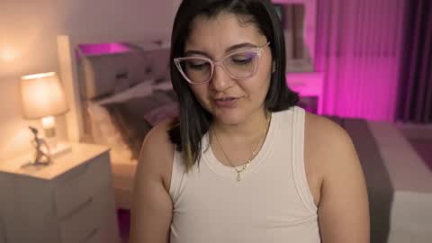 Snapshot of camila_buitrago chatting on 01-14-25, 02:08 Camila buitrago online show from 01-14-25, 02:08
