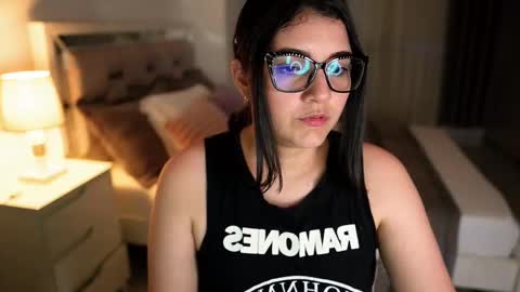 Snapshot of camila_buitrago chatting on 09-15-25, 10:32 Camila buitrago online show from 09-15-25, 10:32