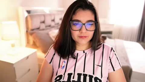 Camila buitrago online show from 10-26-25, 04:02