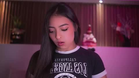 Camila online show from 12-18-25, 03:23