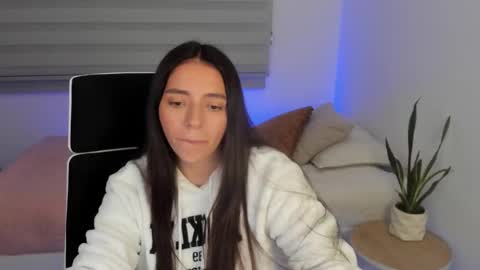  C A M I  online show from 02-27-26, 02:00