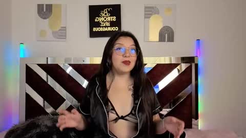 Snapshot of camila_eclipse chatting on 10-24-25, 01:18 camila_eclipse online show from 10-24-25, 01:18