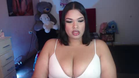 Snapshot of camila_fuenmayor chatting on 04-23-26, 07:20 online show from 04-23-26, 07:20