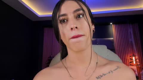 camila_martinez9 online show from 11-10-25, 11:42