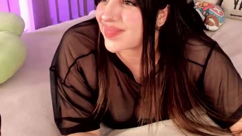 Snapshot of camila_matinez_ chatting on 02-20-25, 11:32 Camila online show from 02-20-25, 11:32