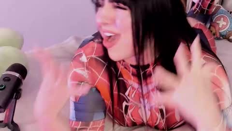 Snapshot of camila_matinez_ chatting on 10-14-25, 12:00 Camila online show from 10-14-25, 12:00