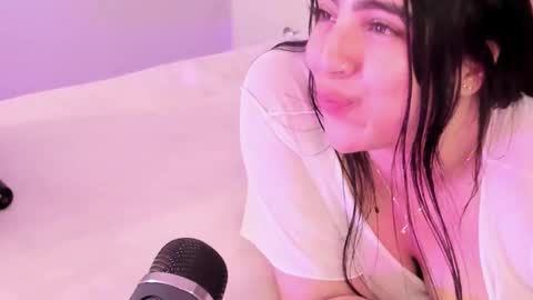 Snapshot of camila_matinez_ chatting on 03-27-26, 08:26 Camila online show from 03-27-26, 08:26