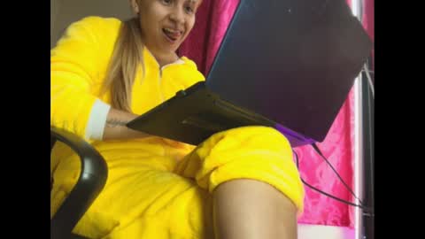 Snapshot of camila_sandoval1 chatting on 12-26-24, 12:46 camila sandoval1 online show from 12-26-24, 12:46