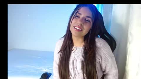 Snapshot of camilaa_velez chatting on 10-03-25, 05:59 Camila velez online show from 10-03-25, 05:59