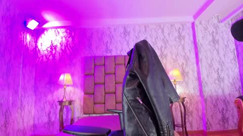    online show from 01-11-25, 01:11