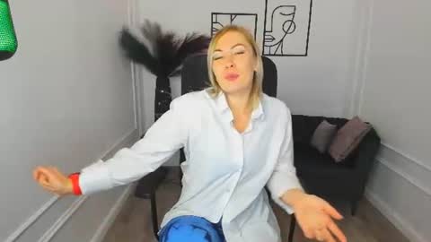 camilafatem online show from 09-15-25, 08:20