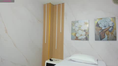 Snapshot of camilahunter__ chatting on 12-09-24, 12:30 Camila online show from 12-09-24, 12:30